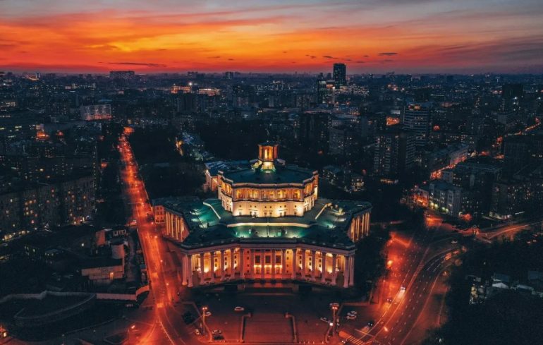 Цатра: Новый Взгляд на Информационную Эпоху